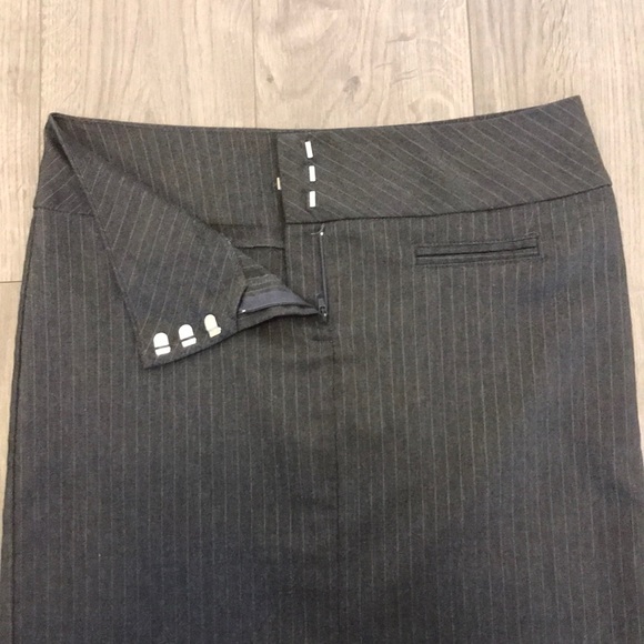 Forever 21 Grey Pinstripe Pencil Skirt - Picture 4 of 6